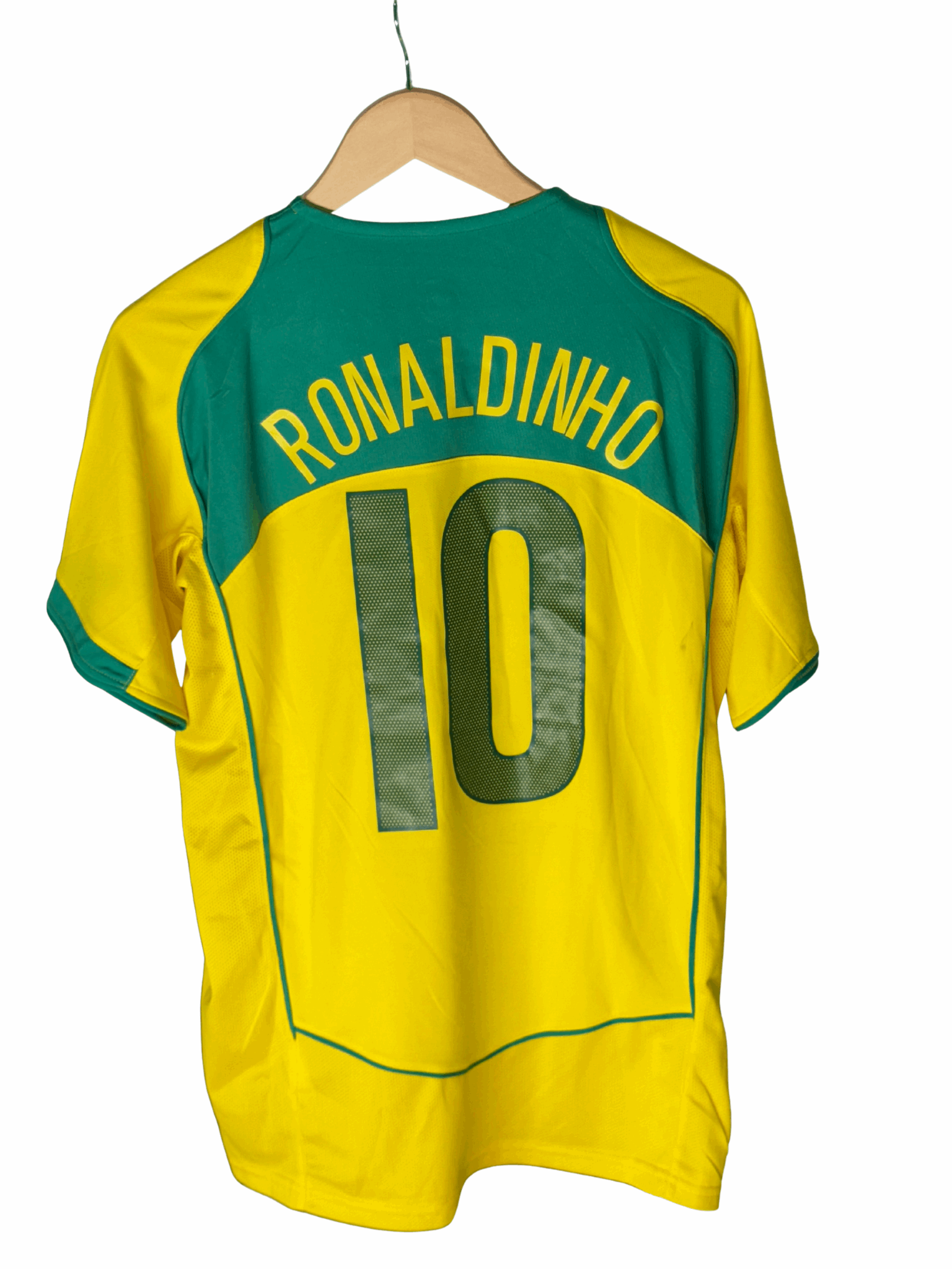 Brazil 2004 – Ronaldinho #10